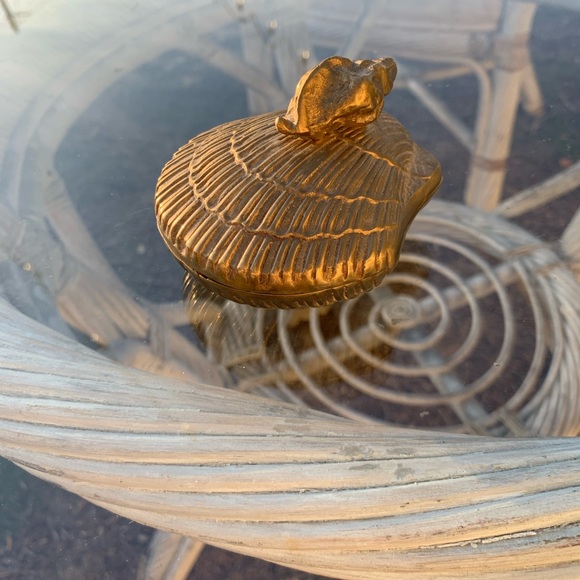 Vintage Gold Tone Metal Seashell Trinket Box